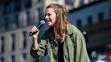Luisa Neubauer bei ihrer Rede auf dem Klimaprotest