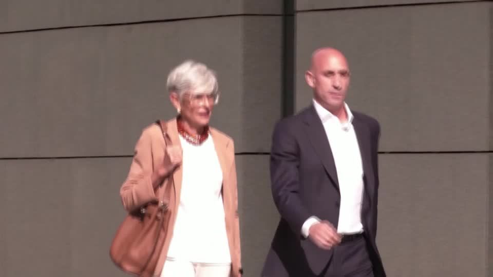 Video: Kontaktverbot für Luis Rubiales