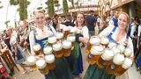 Wiesn-Bedienungen
