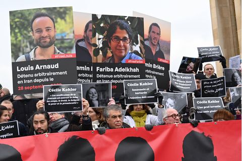 Eine Demonstration zur Freilassung im Iran inhaftierter französischer Staatsbürger im Januar 2023 in Paris