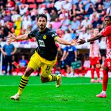 Mats Hummels hat Borussia Dortmund in der Fußball-Bundesliga vor einem weiteren Rückschlag bewahrt. Der Innenverteidiger traf beim 4:2 (1:2) beim SC Freiburg spät und sicherte den zweiten Saisonsieg. Hummels (11.) brachte den BVB nach einer Ecke in Führung. Die Dortmunder waren im Anschluss deutlich überlegen. Lucas Höler (45.+2) und Nicolas Höfler (45.+6) ließen die Fans des Gastgebers unmittelbar vor dem Halbzeitpfiff aber wieder jubeln. Donyell Malen (60.) brachte den BVB zurück in die Partie. Höfler sah spät nach einem Foul die Rote Karte (81.). Wieder Hummels (88.) mit einem glücklichen Tor im Strafraum und auch noch Marco Reus (90.+2) sorgten für den späten Sieg.