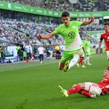 Torjäger Jonas Wind (12.) brachte die Wolfsburger mit seinem fünften Saisontreffer in Führung. Robin Gosens (28.) glich zwar zwischenzeitlich für Union aus, doch Joakim Maehle (30.) brachte die Gastgeber noch vor der Halbzeitpause wieder in Führung. Mit einer starken Abwehrleistung retteten die Wölfe den Sieg über die Zeit.