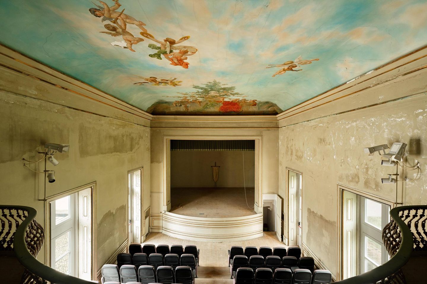 Blick auf die kleine Bühne des César Theaters  in Portugal
