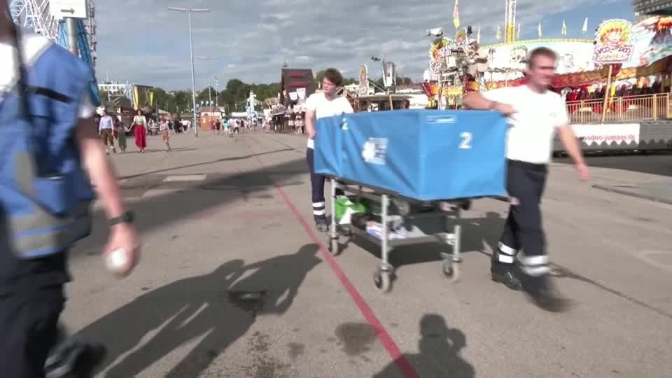 Video: Acht leicht Verletzte nach Unfall auf Oktoberfest-Achterbahn