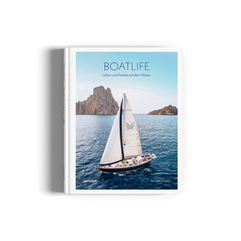 Buchcover des Buches Boatlife zeigt ein Segelboot auf dem Wasser