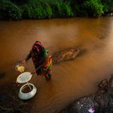 "Trotz großer Fortschritte haben Milliarden Menschen noch immer keinen Zugang zu sicherer Trinkwasser-, Sanitär- und Hygieneversorgung", heißt es im Zwischenbericht 2023. "Im Hinblick auf die allgemeine Versorgung bis 2030 muss das aktuelle globale Fortschrittstempo erheblich gesteigert werden: bei Trinkwasser um das Sechsfache, im Sanitärbereich um das Fünffache und bei der Hygiene um das Dreifache."