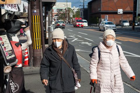 Zwei japanische Rentnerinnen