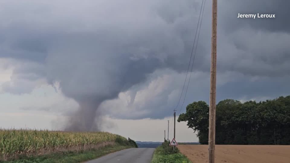 Video: Tornado über Frankreich