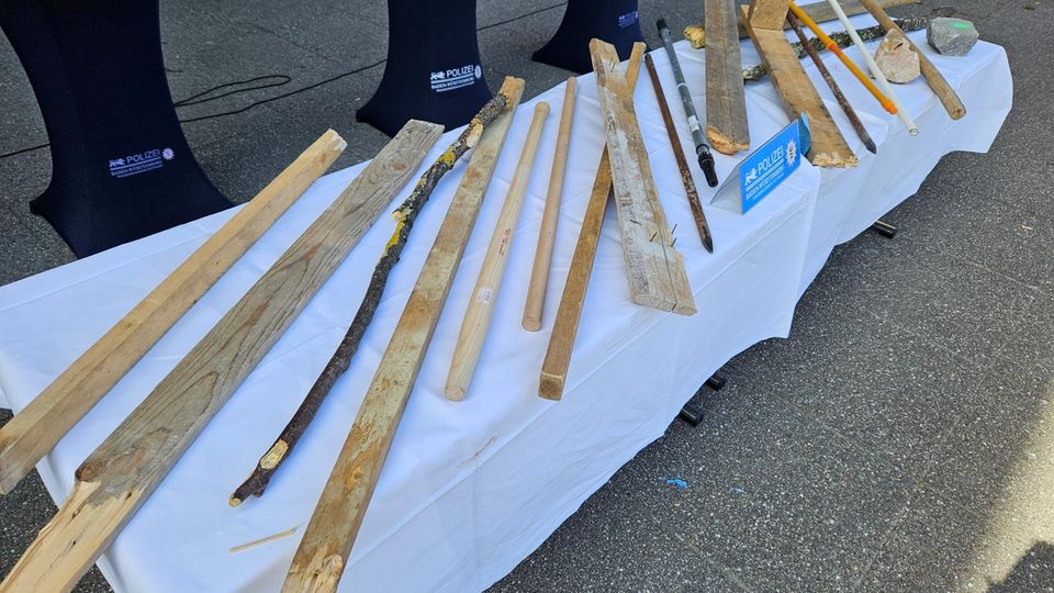 Impact weapons and projectiles seized by the police in Stuttgart Impact weapons and projectiles seized by the police in Stuttgart