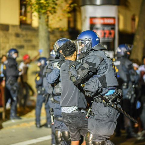 Mit einem Großaufgebot brachten Landes- und Bundespolizei die Lage beim Eritrea-Festival am Samstag in Stuttgart unter Kontrolle