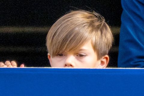 Breites Grinsen: Prinz Oscar stiehlt den großen Royals die Show
