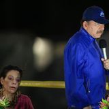 Nicaraguas Präsident Daniel Ortega mit seiner Frau Rosario Murillo