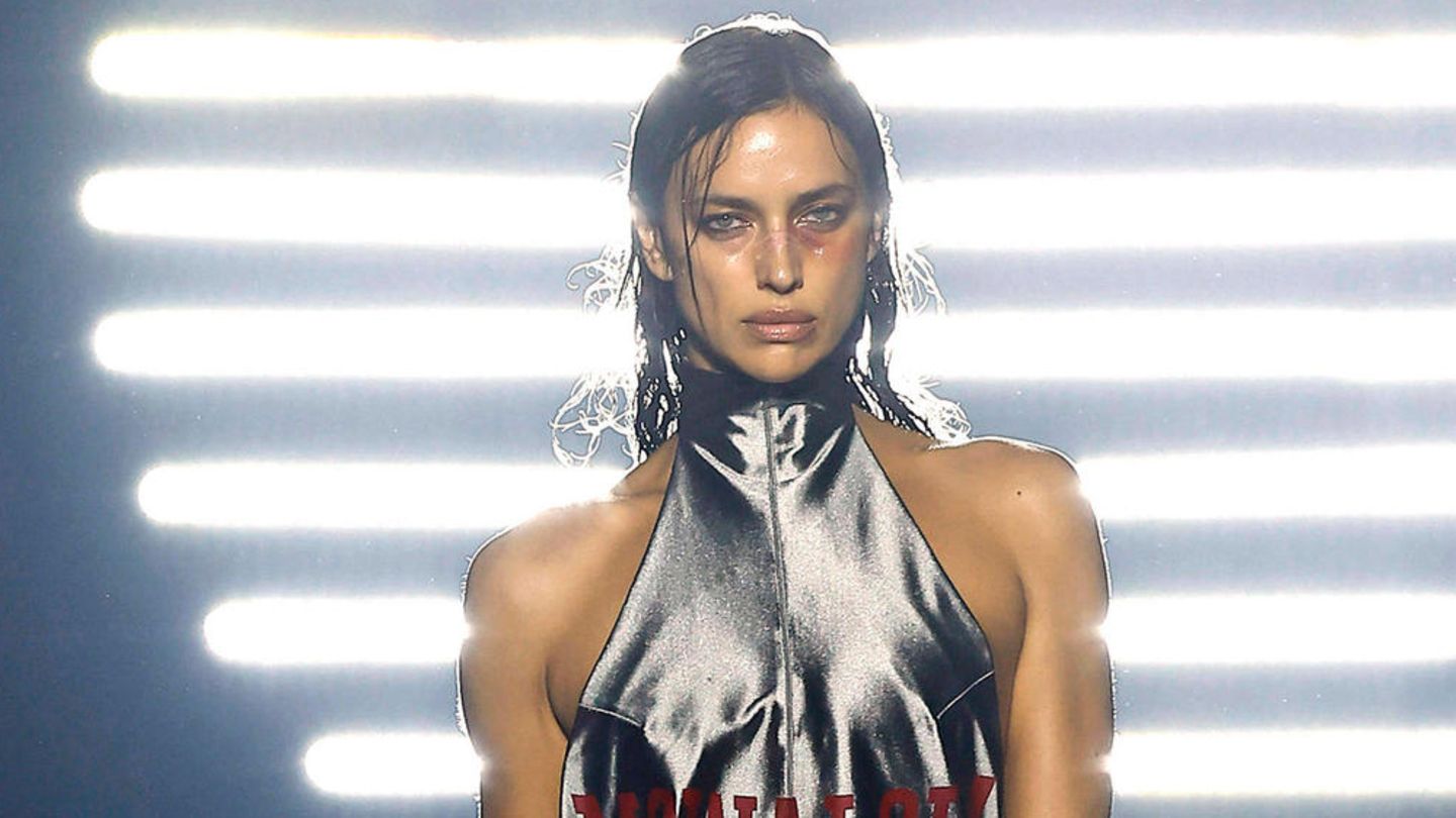 Irina Shayk walks the catwalk with a black eye – criticism quickly follows