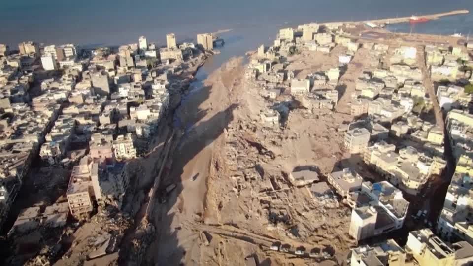 Video: Derna: Luftbilder zeigen Ausmaß der Flutkatastrophe