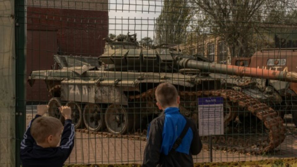 zerstörte russische Panzer in der Stadt Krywyj Rih