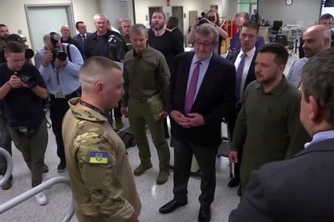 Video: Selenskyj ehrt verwundete Soldaten in New York