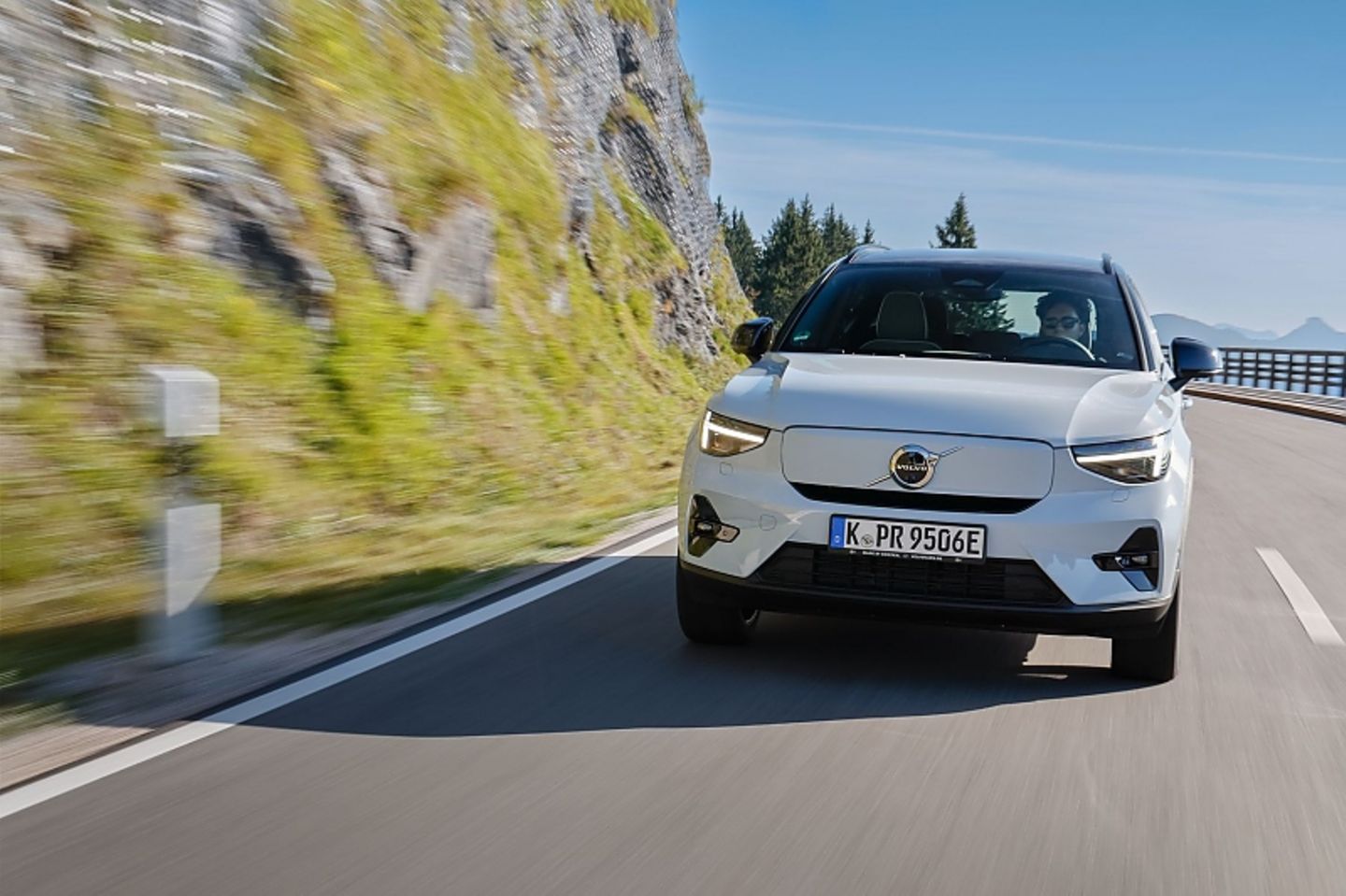 Volvo XC40 Recharge Pure Electric Twin Motor