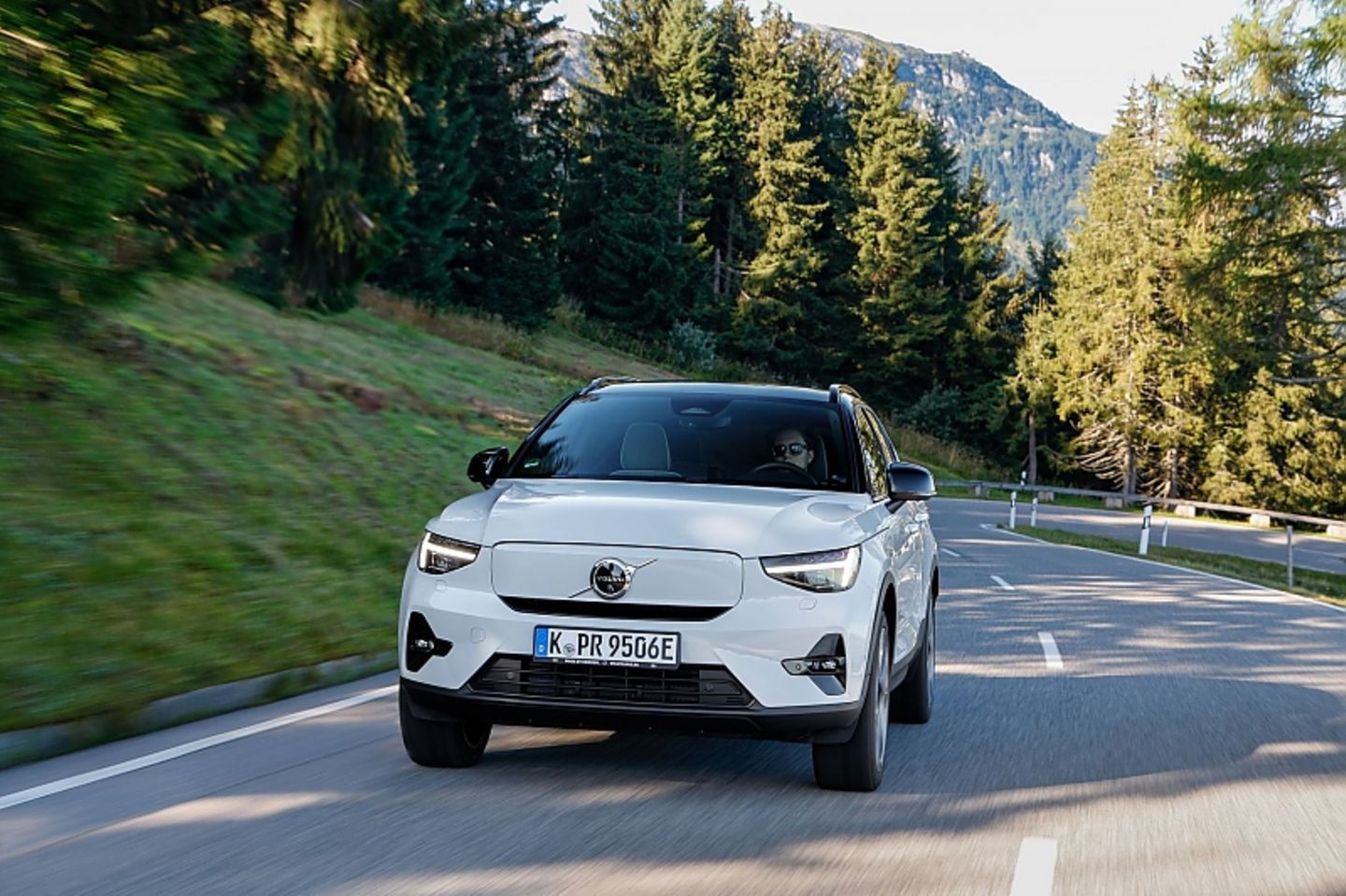 Volvo XC40 Recharge Pure Electric Twin Motor