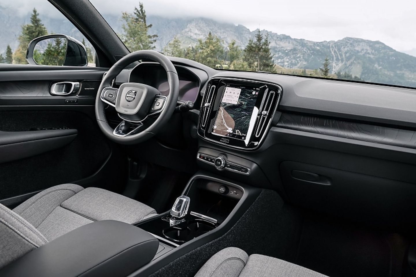 Volvo XC40 Recharge Pure Electric Twin Motor