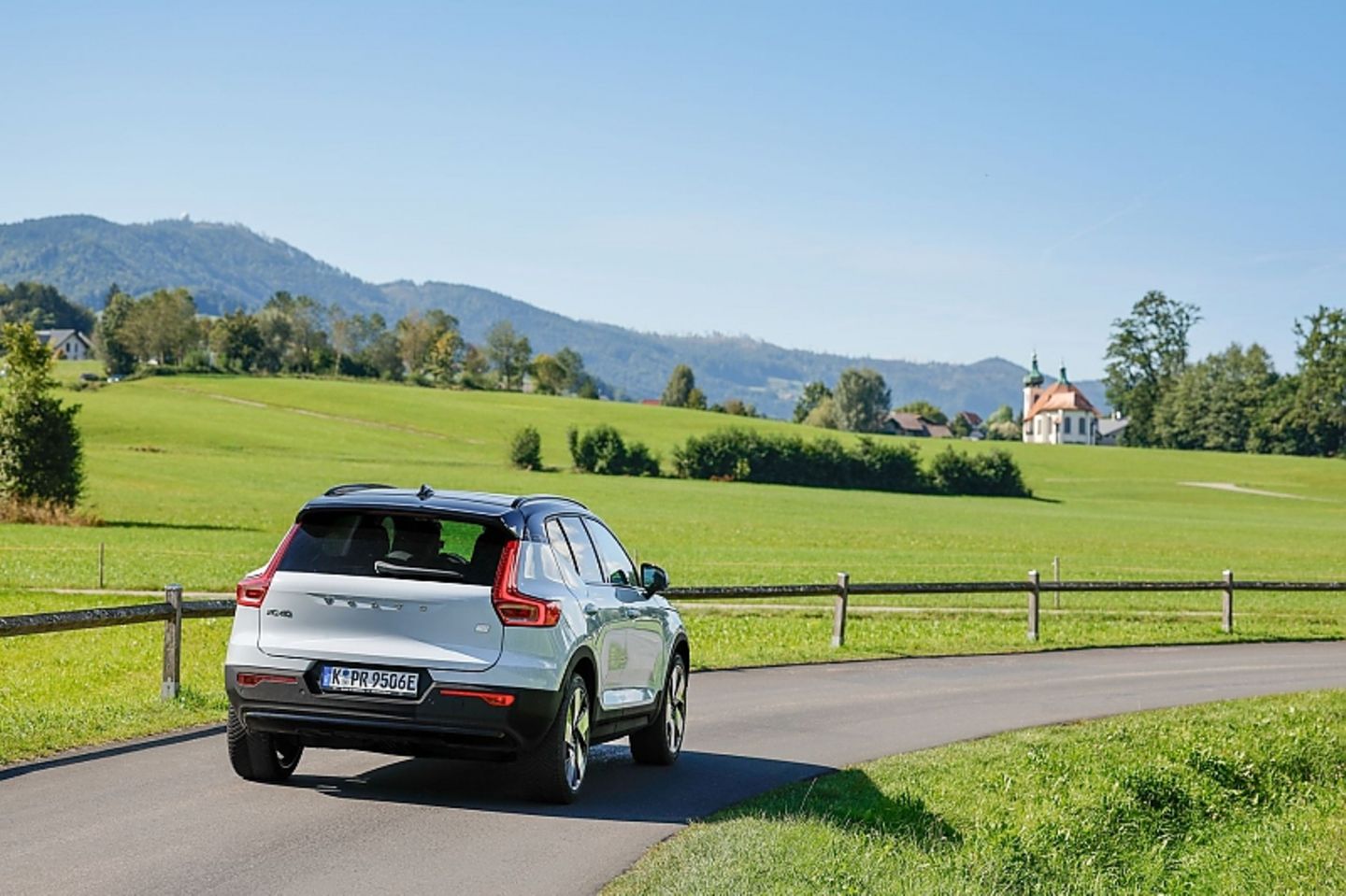 Volvo XC40 Recharge Pure Electric Twin Motor