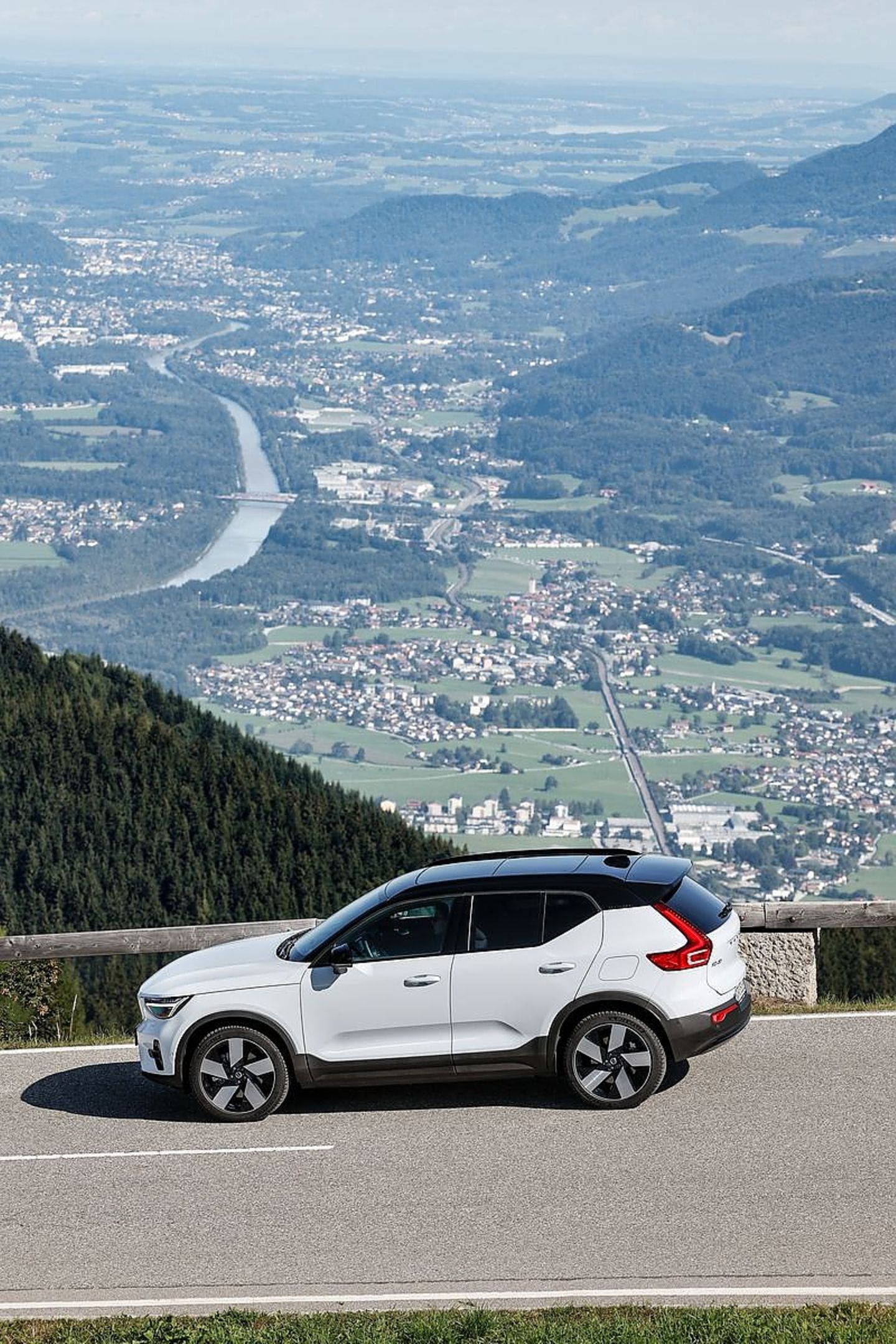 Volvo XC40 Recharge Pure Electric Twin Motor