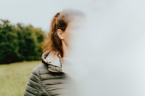 Ein Anonymes Portrait einer Mutter die das Sorgerecht für ihren Sohn verlor