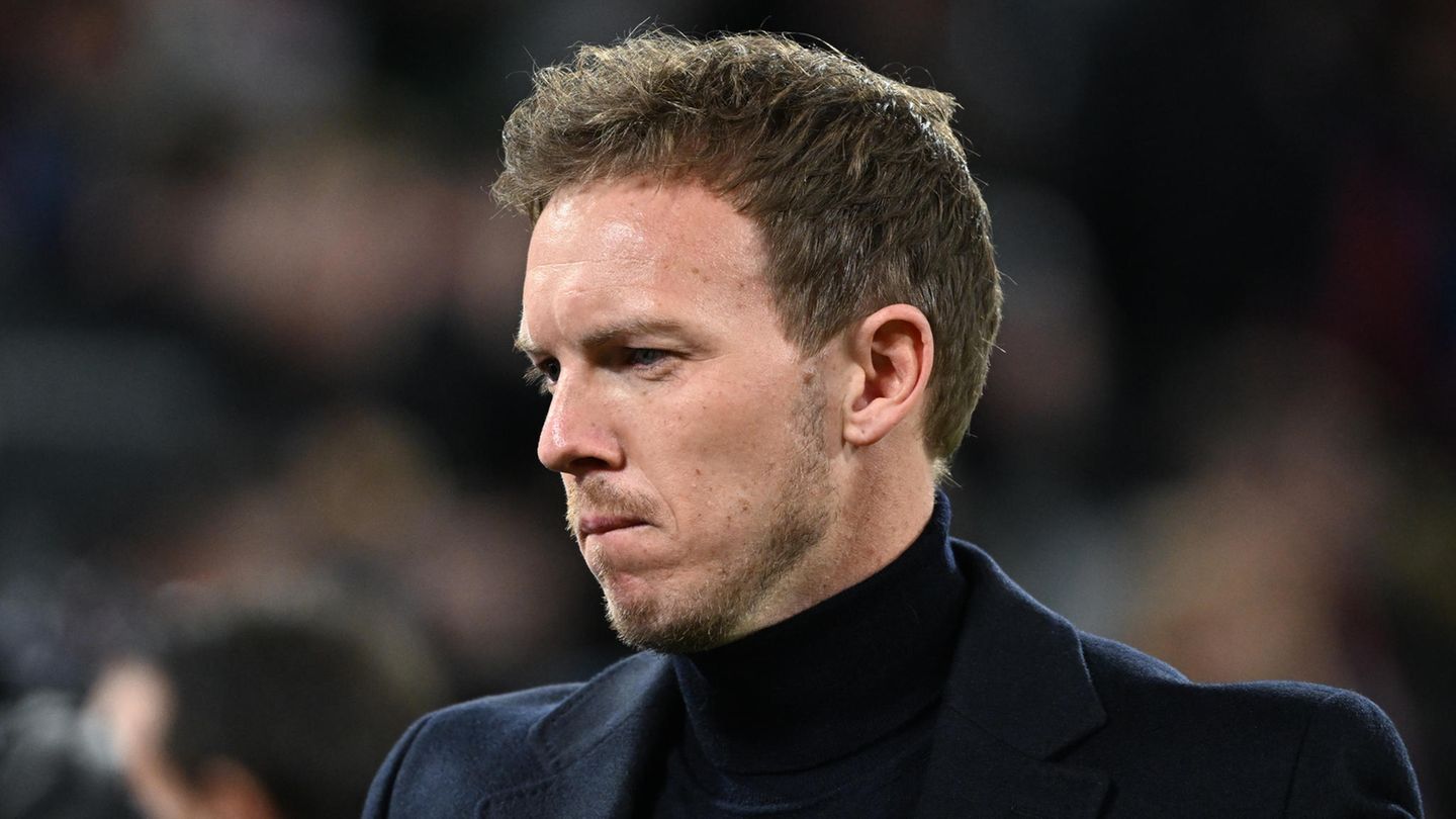Jetzt soll es Julian Nagelsmann richten. Der DFB plant mit ihm bis zur Heim-EM 2024. Er soll also ein ähnlicher Projekttrainer sein wie einst Jürgen Klinsmann. Sportlich ist der junge Coach über alle Zweifel erhaben. Ihm bleiben knapp neun Monate und sechs Testspiele bis zur Europameisterschaft, um die Mannschaft wieder in die Spur zu bekommen.