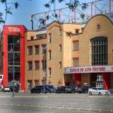 Champions League an der Alten Försterei – der Traum vieler Fans wird trotz erfolgreicher Qualifikation nicht wahr werden. Das kultige Stadion ist mit seinen 22.000 Plätzen schlicht zu klein. Deswegen zieht man nun für die Heimspiele ins Olympiastadion, wo normalerweise Stadtrivale Hertha hausiert. Wahrscheinlich werden die Unioner auch bald in der Bundesliga dort spielen. 2025 sollen nämlich Baumaßnahmen am Stadion an der Alten Försterei die Kapazität um rund 15.000 Plätze erhöhen. Beim Umbau sollen auch wieder die eigenen Anhänger eingebunden werden. 2008 haben bereits über 2000 Fans freiwillig ihre Arena auf der "geilsten Baustelle der Welt" saniert.