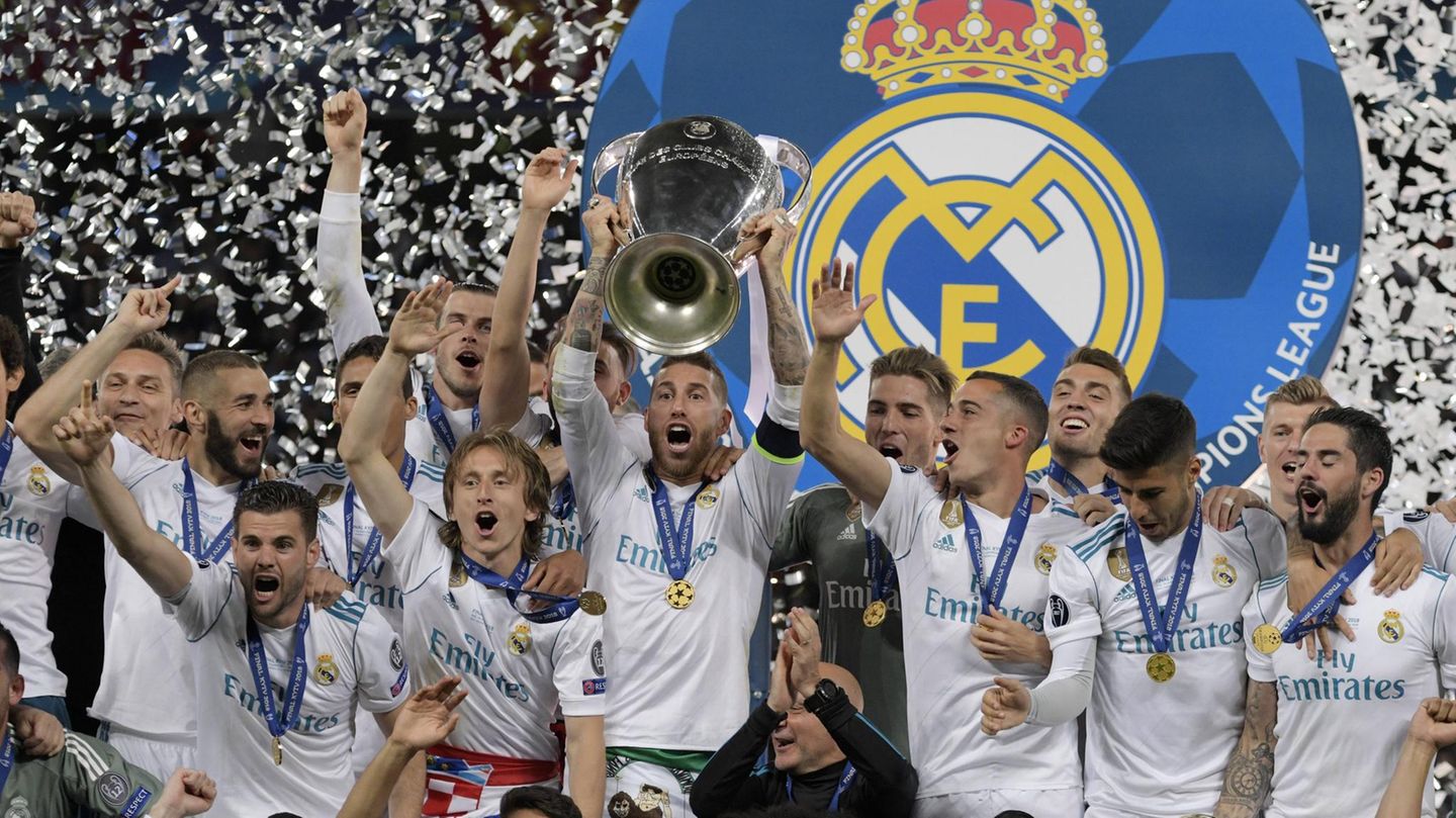 Nirgendwo wird der Kräfteunterschied der beiden Vereine so deutlich wie im Titelvergleich. Real Madrid ist mit 14 Titeln mit weitem Abstand Rekord-Sieger der Champions-League. Alleine in den letzten zehn Jahren ging der Henkelpott fünf Mal nach Madrid. 35 spanische Meisterschaften und 20 spanische Pokalsiege sind da beinahe nebensächlich.