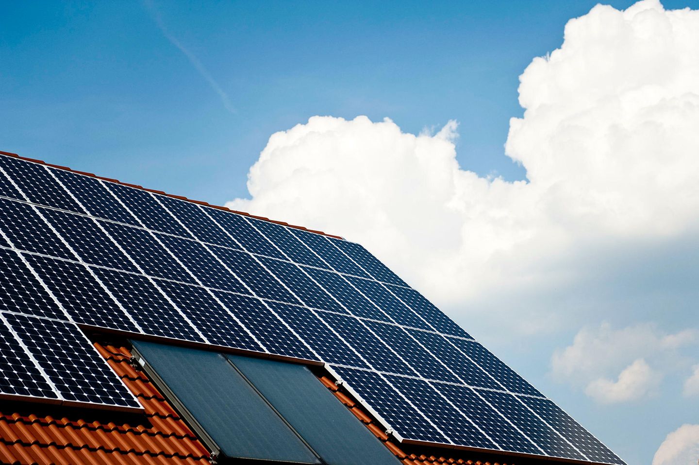 Eine Solaranlage auf einem Dach