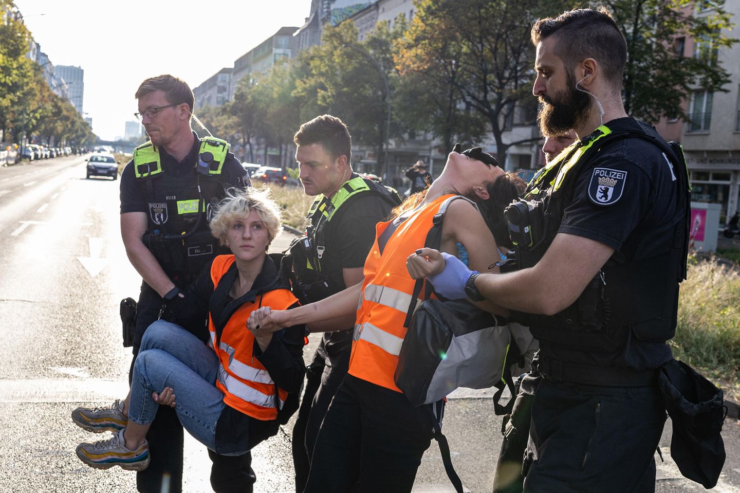 Amnesty International beklagt insgesamt ein immer härteres Vorgehen der Behörden gegen Demonstrierende hierzulande