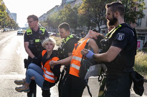 Amnesty International beklagt insgesamt ein immer härteres Vorgehen der Behörden gegen Demonstrierende hierzulande