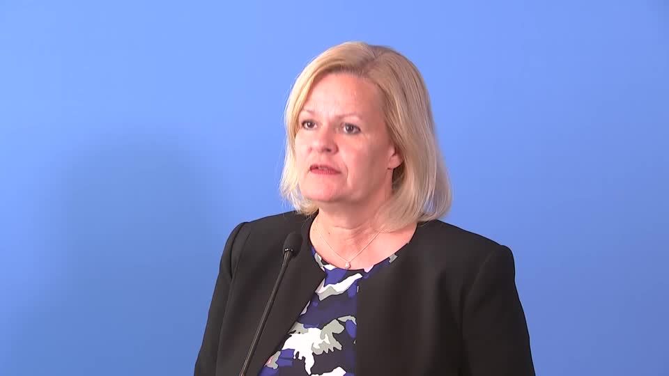 Video: Rechtsradikale Gruppe "Hammerskins" verboten