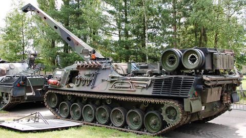 Ein Leopard 1A5 Kampfpanzer der belgischen Armee in Reparatur