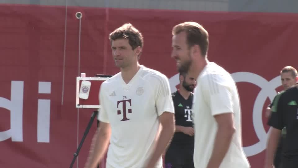 Video: FC Bayern startet in die Champions League