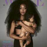 Naomi Campbell hält ihr nacktes Baby auf dem Arm. Das Bild ist das Cover der Vogue UK