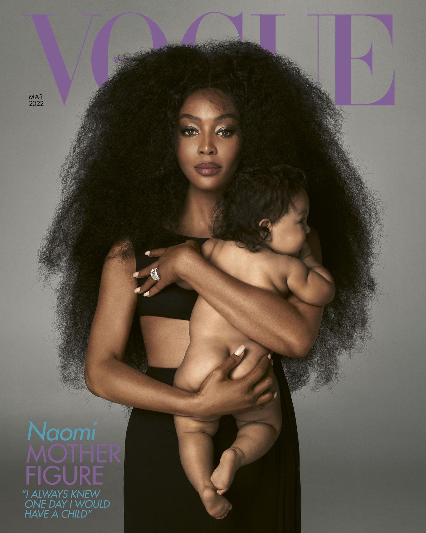 Naomi Campbell – das Dauermodel Naomi Campbell hält ihr nacktes Baby auf dem Arm. Das Bild ist das Cover der Vogue UK