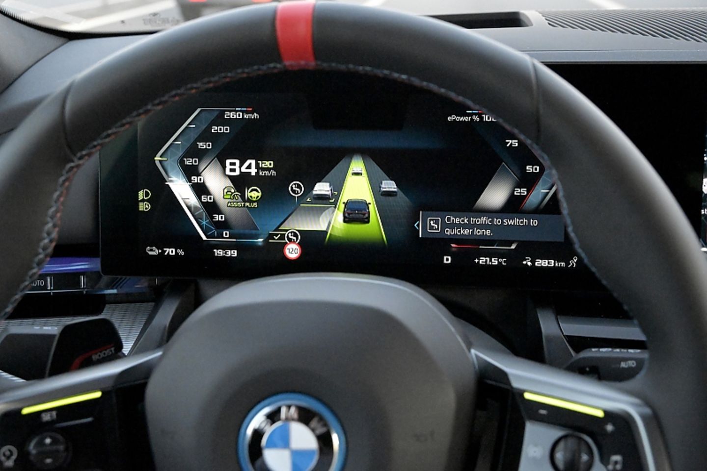Autobahn-Assistent im BMW i5
