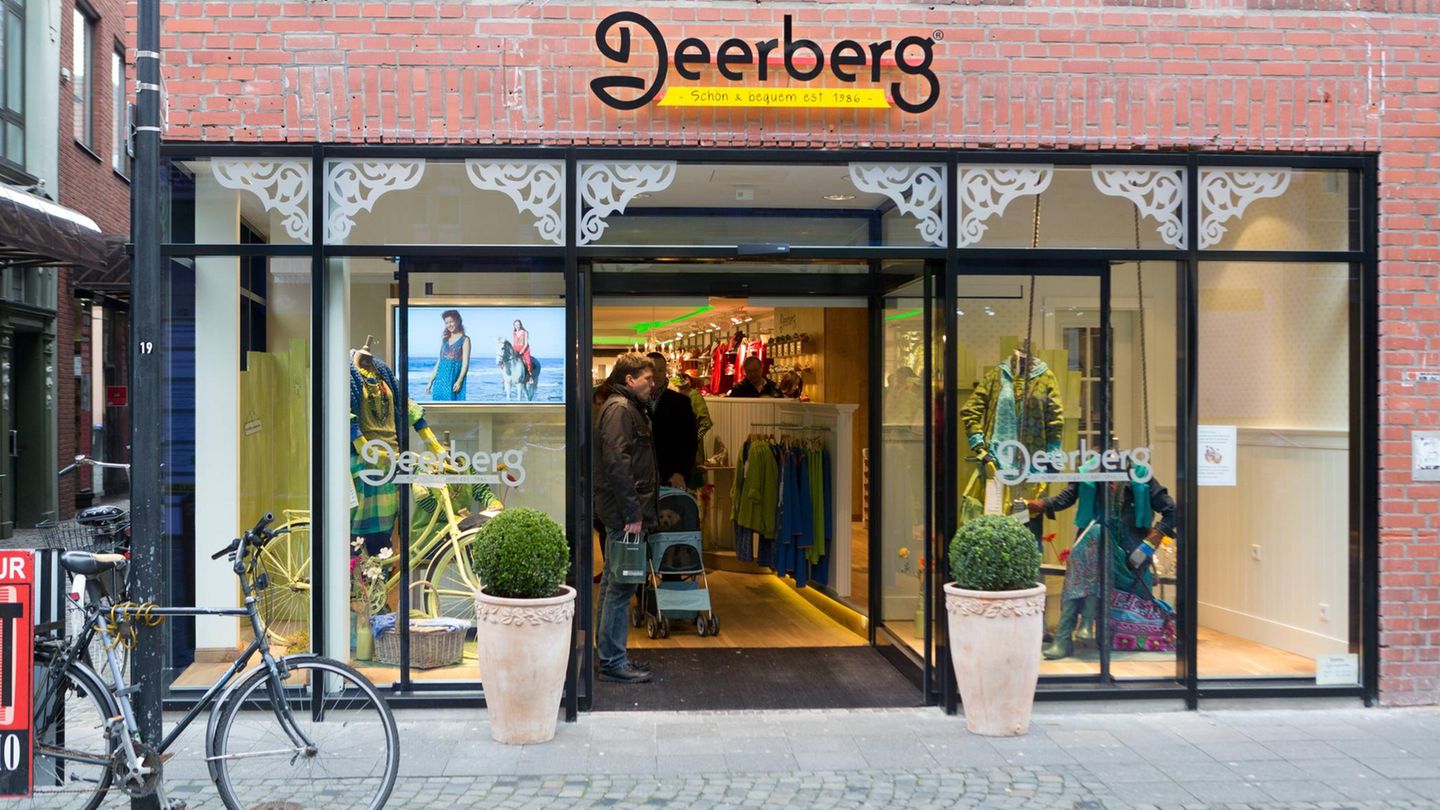 Deerberg Der Modehändler Deerberg meldete im Juni 2023 Insolvenz an. Mangels Investoren wurden Läden und Onlineversand dichtgemacht. 270 Arbeitsplätze sind betroffen, der Großteil der Mitarbeiter wurde zum 1. September freigestellt. Im November 2023 wurde bekannt, dass das Kieler Unternehmen Scandic Fashion die Marke und die Website deerberg.de weiterführen will.