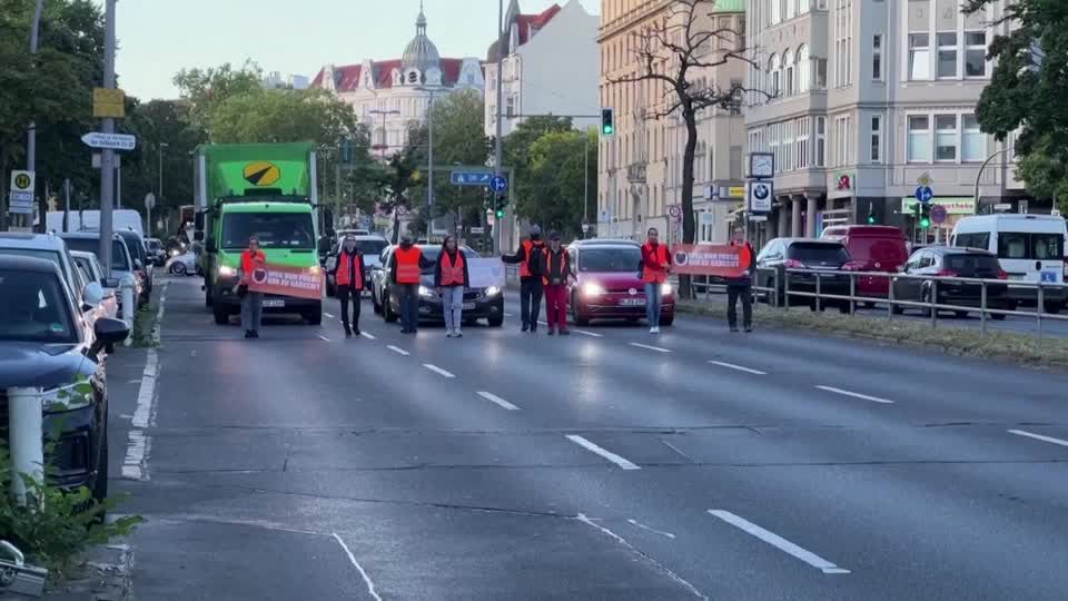 Video: Letzte Generation in Berlin: Protest im Schneckentempo