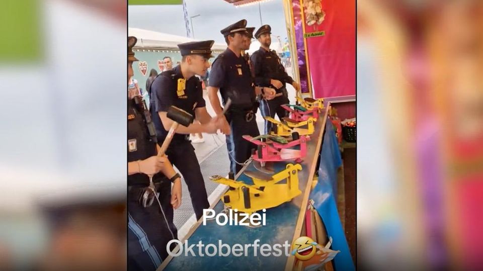 Lustig oder geschmacklos? Polizei München vergnügt sich auf Oktoberfest – und geht damit auf TikTok viral