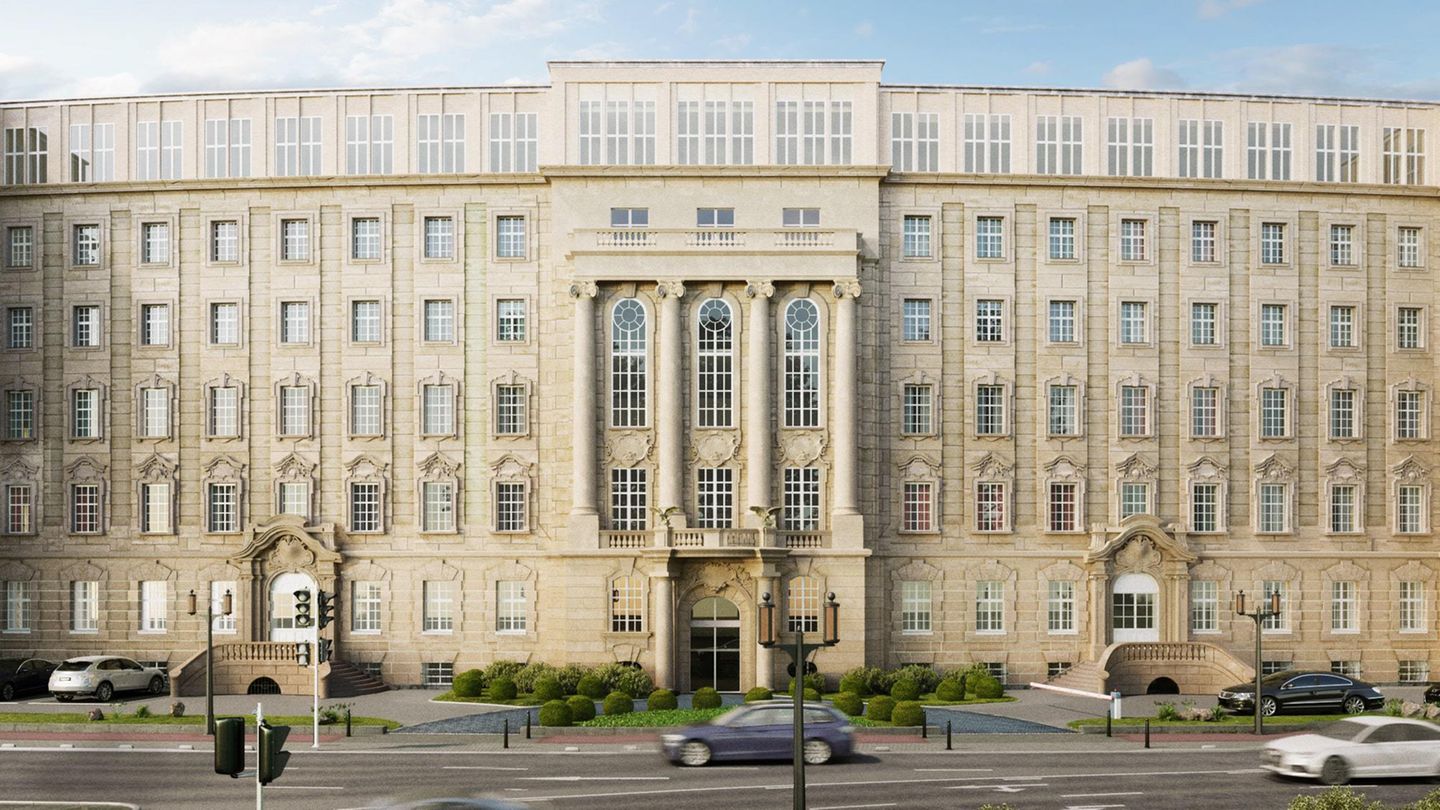 Die frühere Frankfurter Oberpostdirektion ging 2020 an die Adler Group, einen Luxemburger Projektentwickler. Sie hatte Großes vor mit dem Altbau: Unter dem klangvollen Namen „Grand Ouest“ sollten dort 240 Luxuswohnungen entstehen. Doch in den letzten Jahren sammelte Adler Krisenmeldungen wie andere Baufirmen Nachhaltigkeitspreise und bald stand das Vorhaben vor dem Aus. Nun hat die Hamburger Immobiliengruppe Garbe das Gebäude übernommen. Und die will keine Luxuswohnungen mehr bauen, sondern "grüne" Büros und Gastronomie. Der neue – nicht minder – malerische Name: "Westend Gardens".