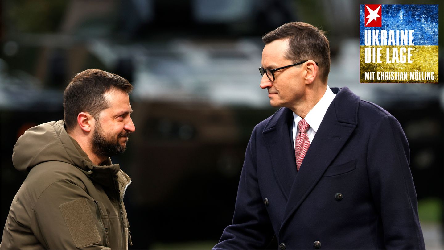 Selenskyj und Morawiecki schütteln Hände