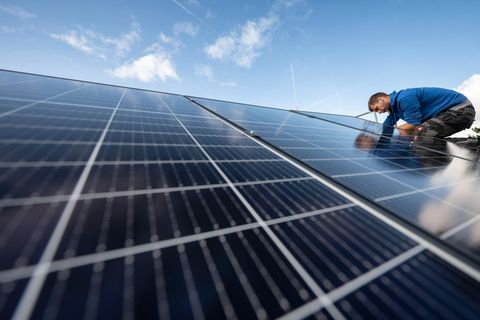 Solar-Start-up: Pfusch-Beschwerden und Ärger mit Netzbetreibern:  Enpal kämpft mit Wachstumsschmerzen