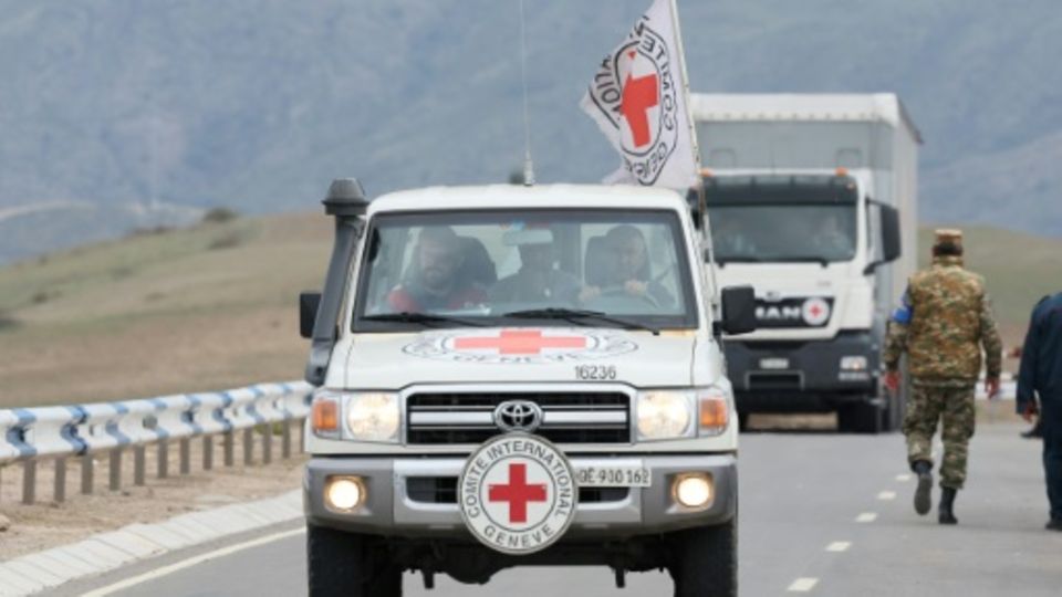 Internationale Hilfskräfte auf dem Weg nach Berg-Karabach