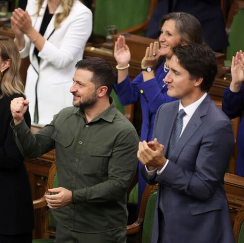Wolodymyr Selenskyj und Justin Trudeau geben im kanadischen Unterhaus Standing Ovations für einen Veteranen