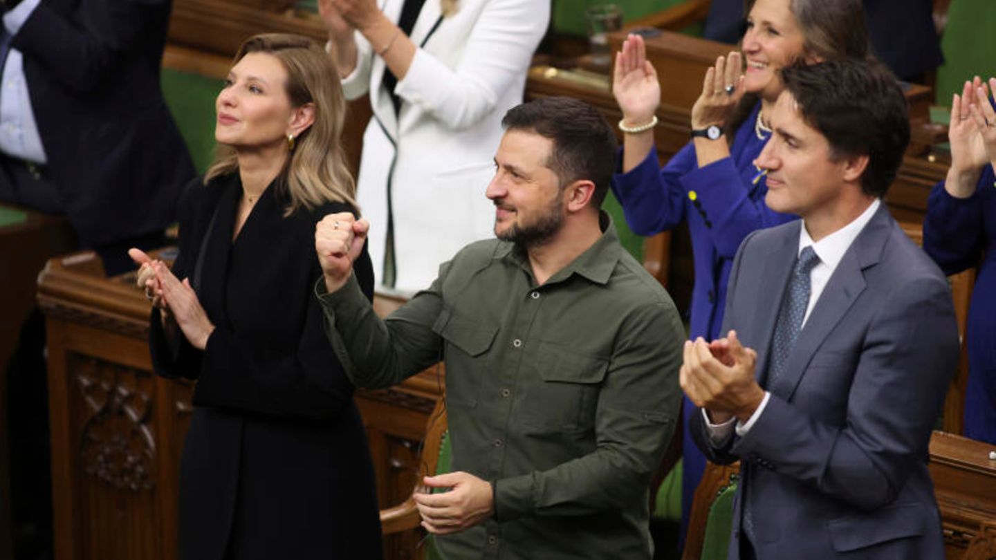 Wolodymyr Selenskyj und Justin Trudeau geben im kanadischen Unterhaus Standing Ovations für einen Veteranen