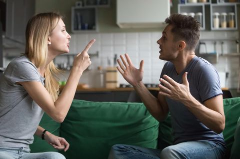 Mann und Frau streiten sich