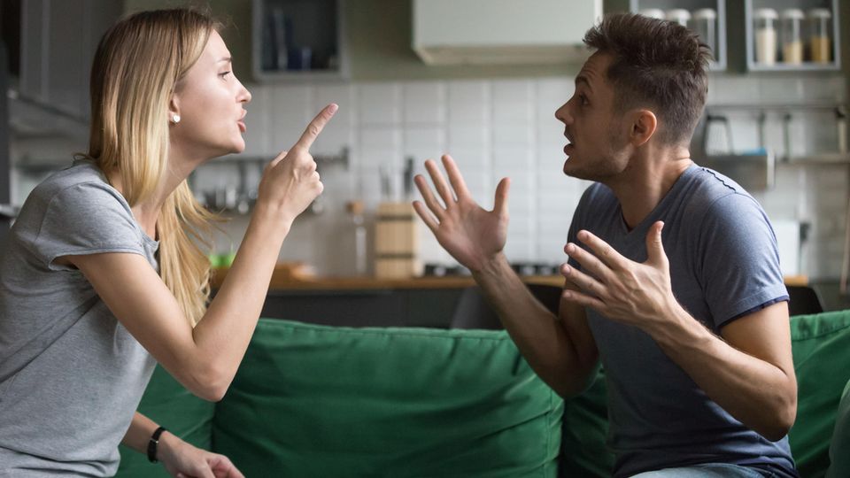 Mann und Frau streiten sich