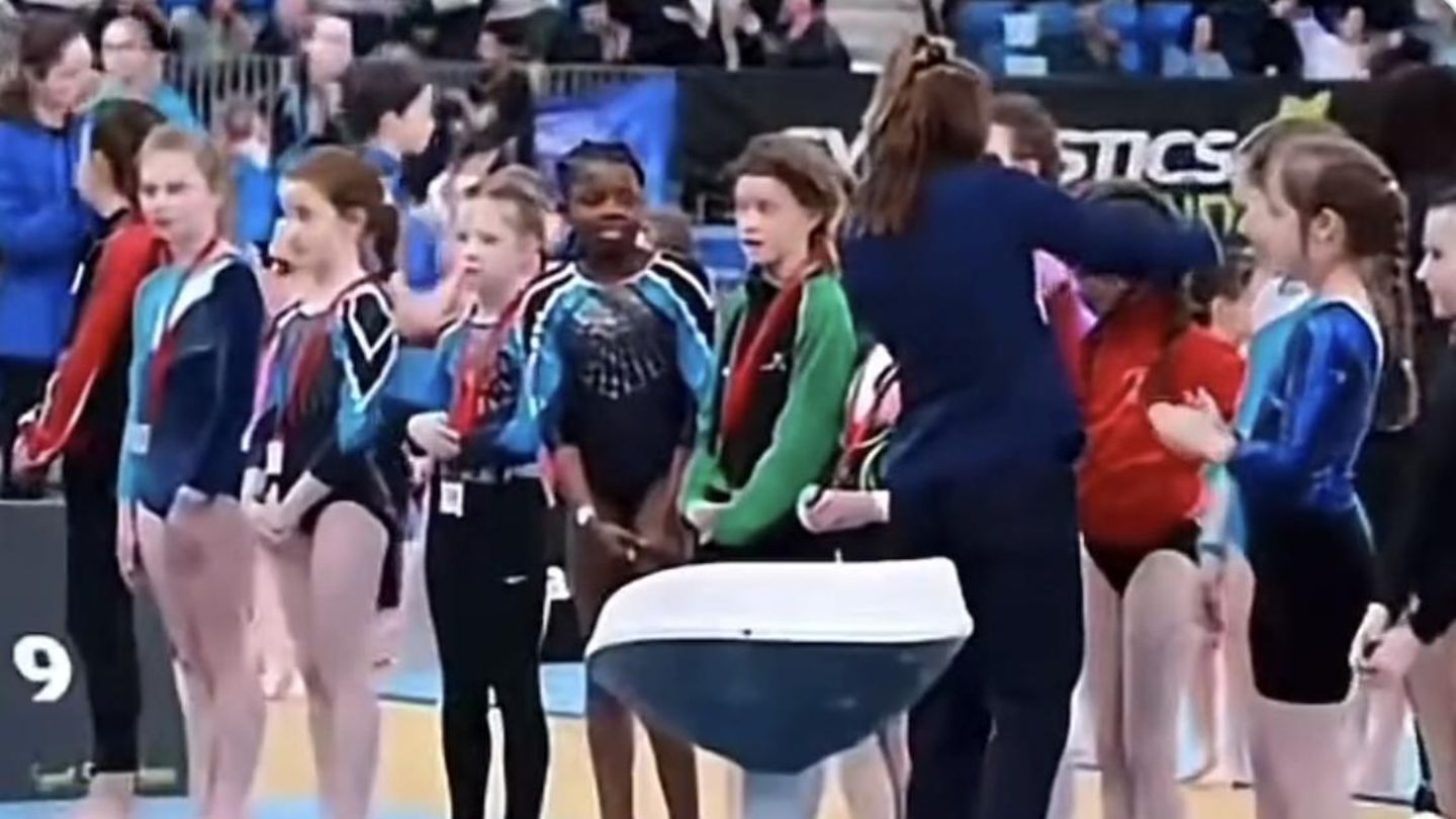 Ireland: Black gymnast is the only one not to receive a medal – accusations of racism